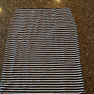 Sanctuary size large, black and white striped stretch, pencil skirt